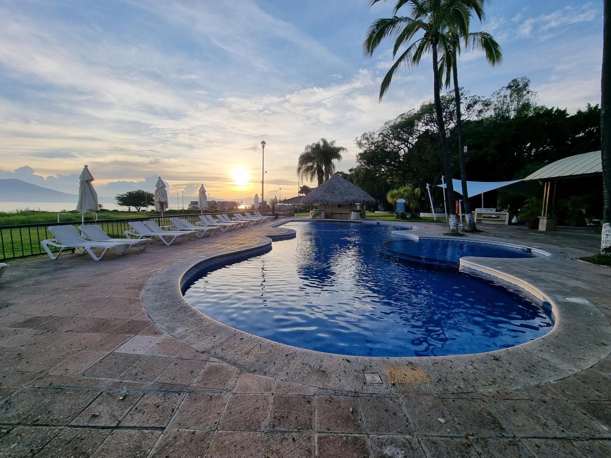 ホテル Real De Chapala アヒヒク エクステリア 写真
